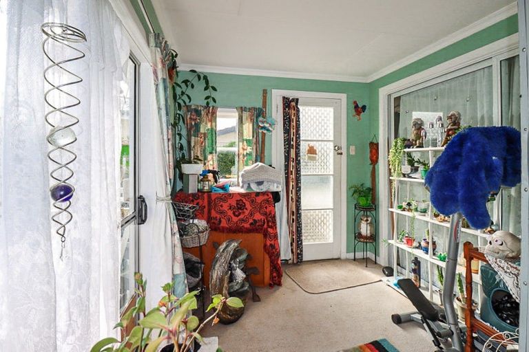 Photo of property in 33 Queen Street, Dannevirke, 4930