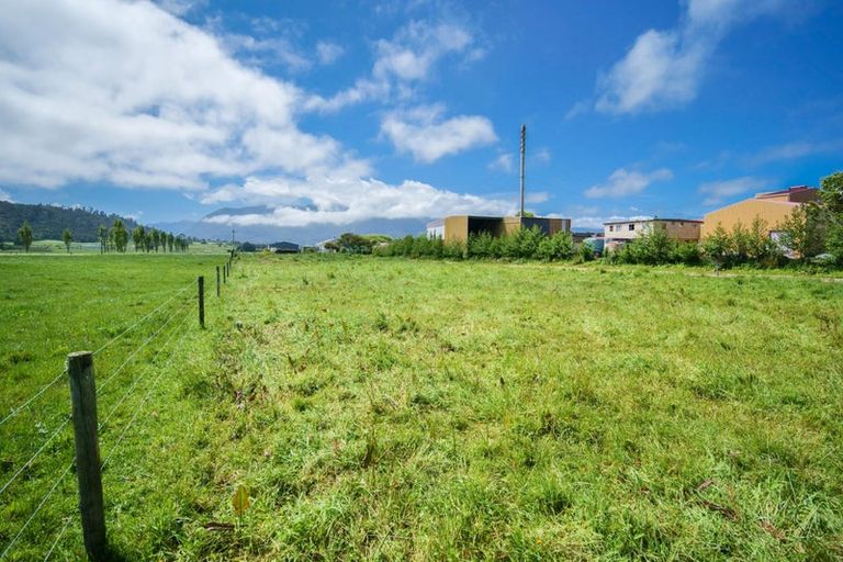 Photo of property in 11 Oparara Road, Karamea, 7893