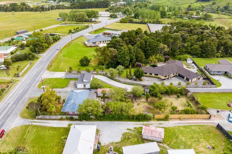 Photo of property in 2081 Paparoa Valley Road, Paparoa, 0571