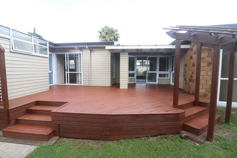 Photo of property in 81 Sturges Road, Henderson, Auckland, 0612
