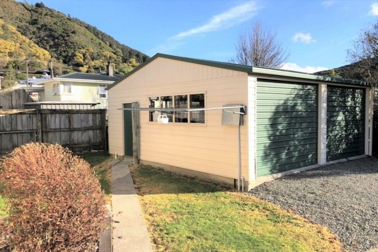 Photo of property in 1/44 Dorset Street, Picton, 7220