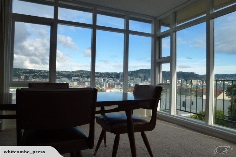 Photo of property in 8/2 Scarborough Terrace, Mount Victoria, Wellington, 6011