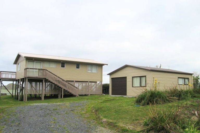 Photo of property in 2298 Whangarei Heads Road, Whangarei Heads, 0174
