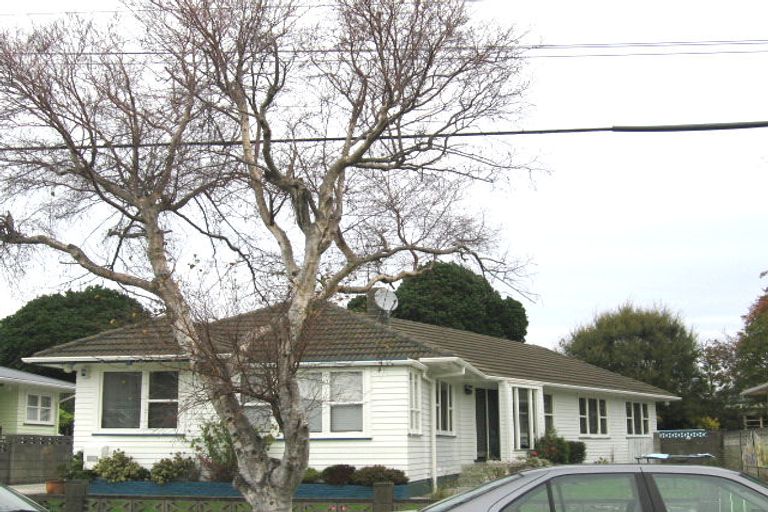 Photo of property in 17 Rosebank Avenue, Avalon, Lower Hutt, 5011