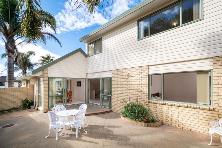 Photo of property in 28 San Bernadino Drive, Henderson, Auckland, 0612