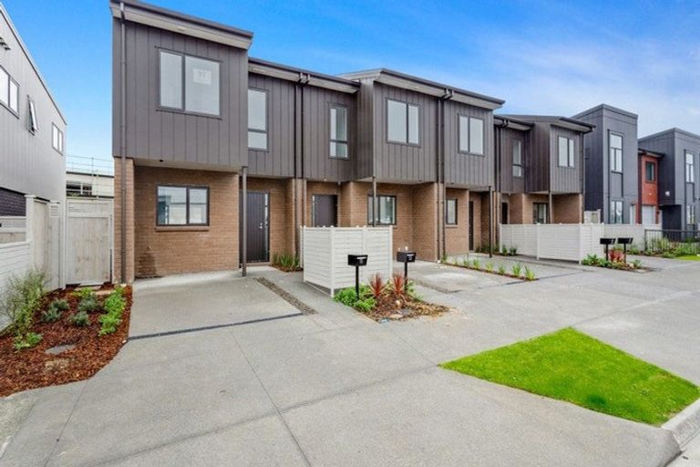 Photo of property in 17 Orona Place, Takanini, 2112