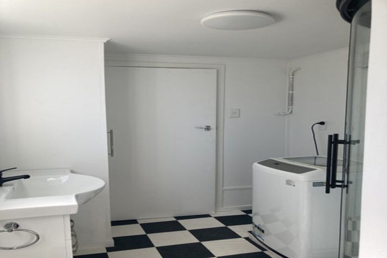 Photo of property in 7a Hawker Street, Mount Victoria, Wellington, 6011