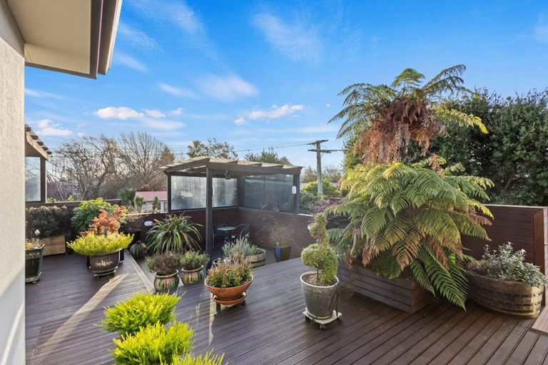 Photo of property in 2 Whaka Terrace, Huntsbury, Christchurch, 8022