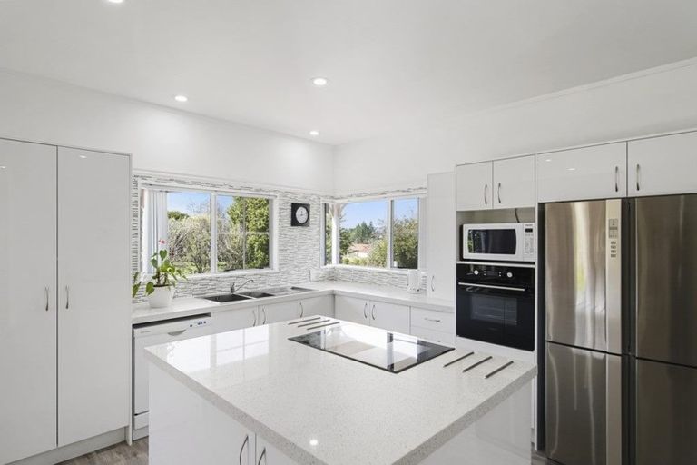 Photo of property in 12 Ranfurly Road, Alfriston, Auckland, 2105