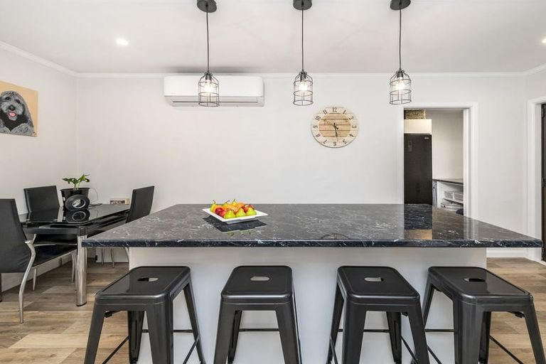 Photo of property in 194 Springs Road, Hornby, Christchurch, 8042