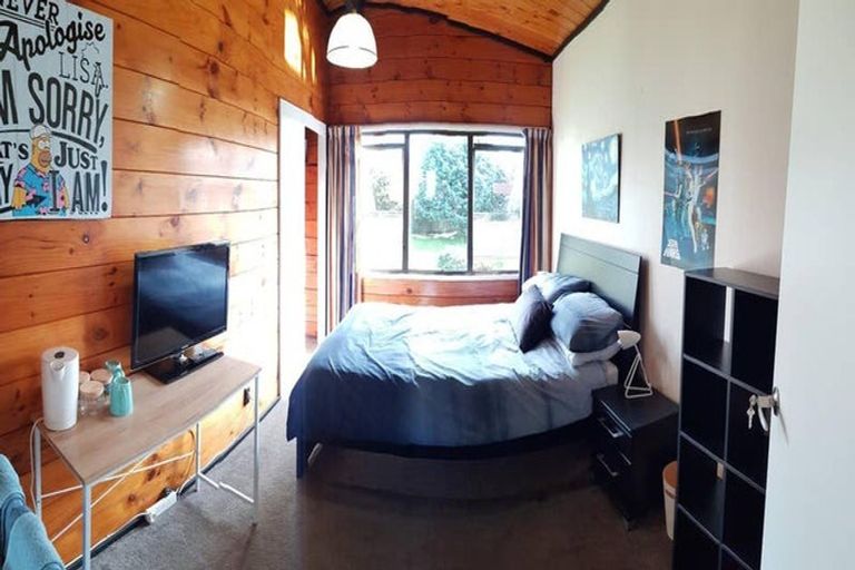 Photo of property in 70 Cypress Drive, Maungaraki, Lower Hutt, 5010