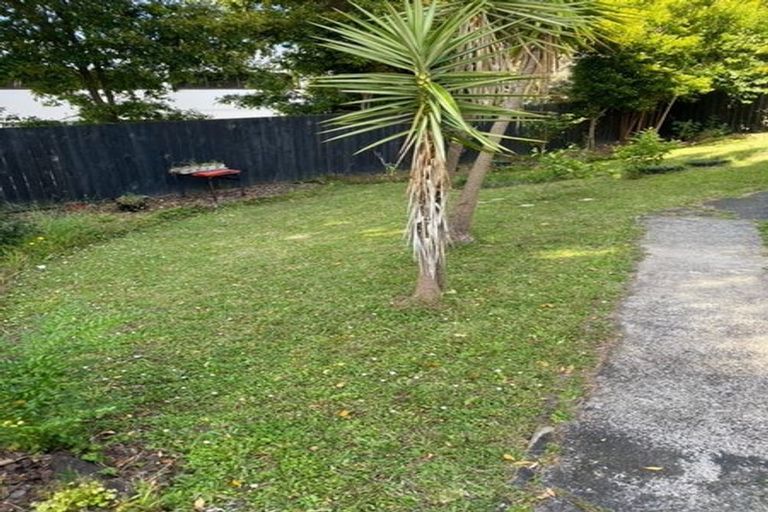 Photo of property in 1/19 Kathleen Street, Totara Vale, Auckland, 0627