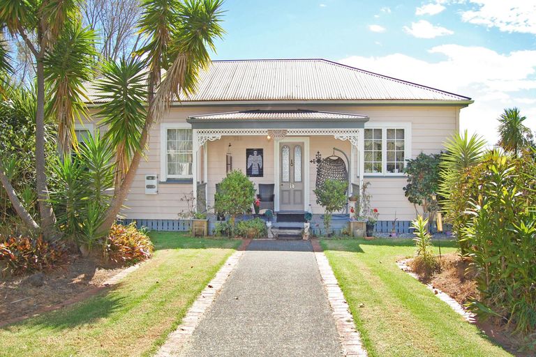 Photo of property in 10 Rangiora Road, Kaiwaka, 0573