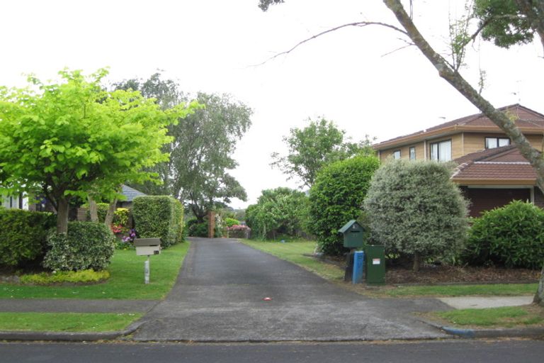 Photo of property in 77 Walter Strevens Drive, Conifer Grove, Takanini, 2112