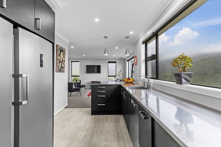 Photo of property in 98 Downing Street, Crofton Downs, Wellington, 6035