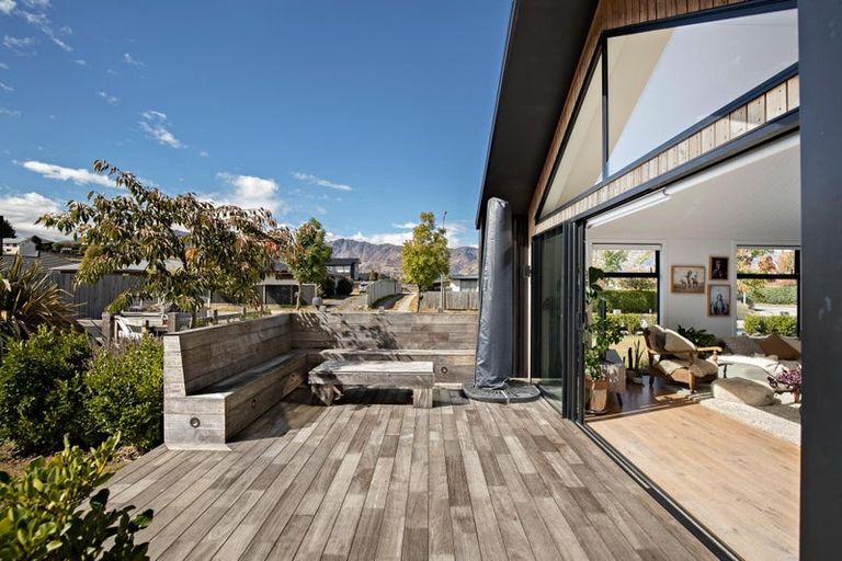Photo of property in 1 Hewson Crescent, Lake Hawea, Wanaka, 9382