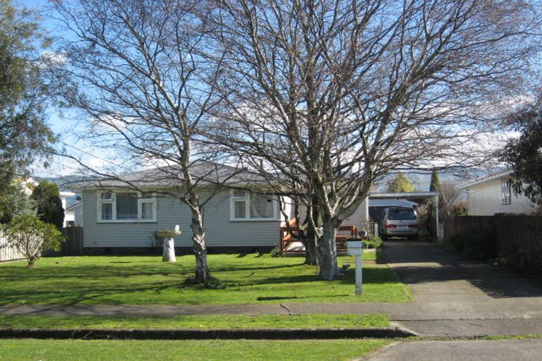 Photo of property in 20 Taylor Street, Carterton, 5713