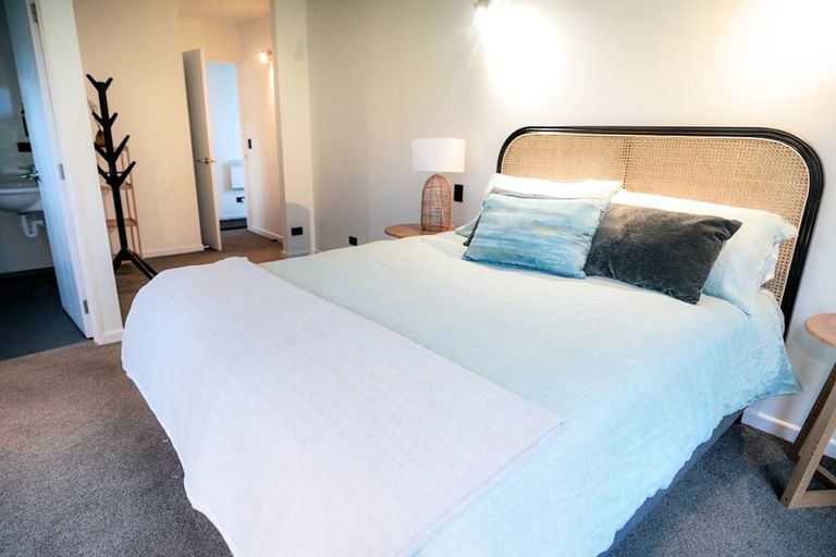 Photo of property in 8 Invincible Drive, Glenorchy, 9372