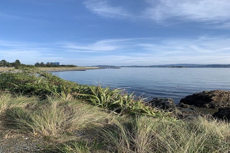 Photo of property in 418a Muritai Road, Eastbourne, Lower Hutt, 5013