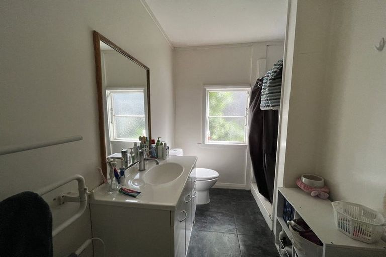 Photo of property in 151 Kelburn Parade, Kelburn, Wellington, 6012