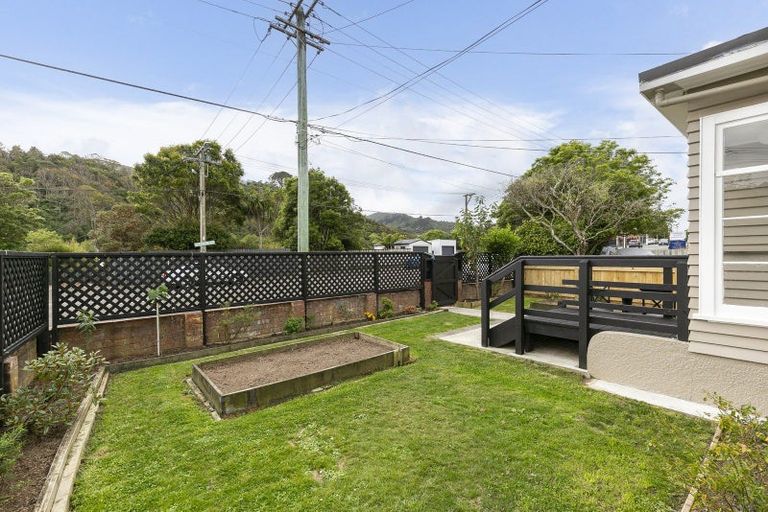 Photo of property in 337 Karori Road, Karori, Wellington, 6012