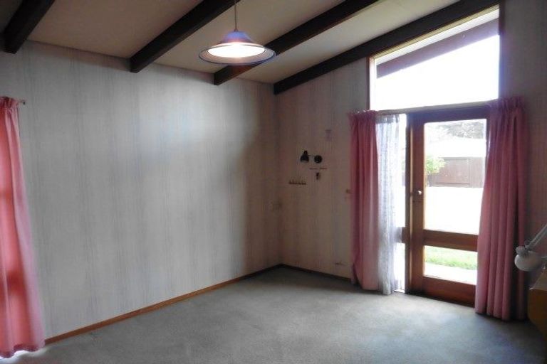 Photo of property in 21 Avondale Road, Taradale, Napier, 4112