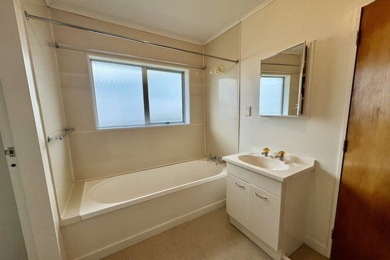 Photo of property in 3/12 Fraser Street, Wainuiomata, Lower Hutt, 5014