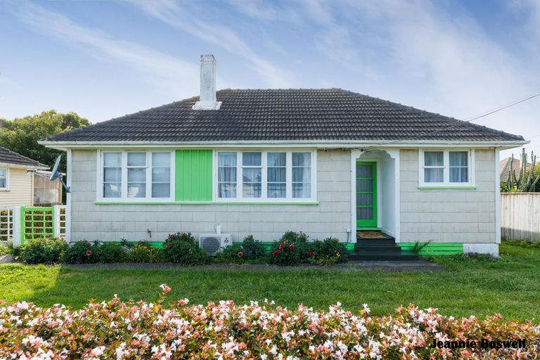 Photo of property in 4 Herrington Street, Foxton, 4814