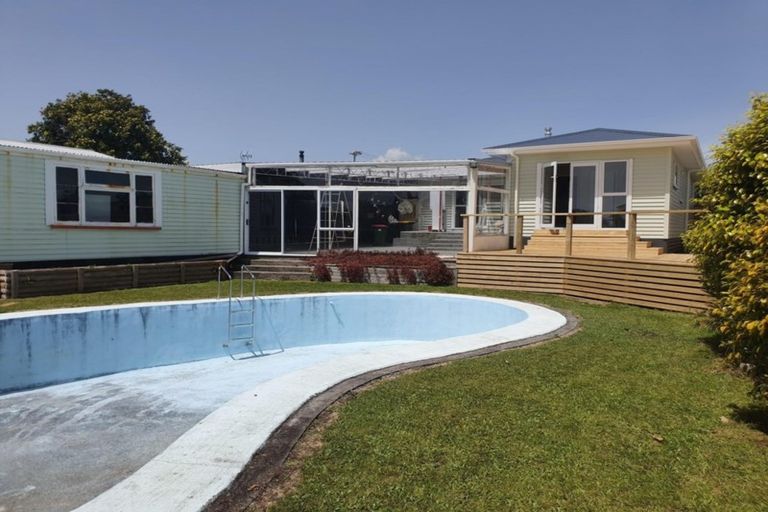 Photo of property in 17 Rata Street, Upper Vogeltown, New Plymouth, 4310