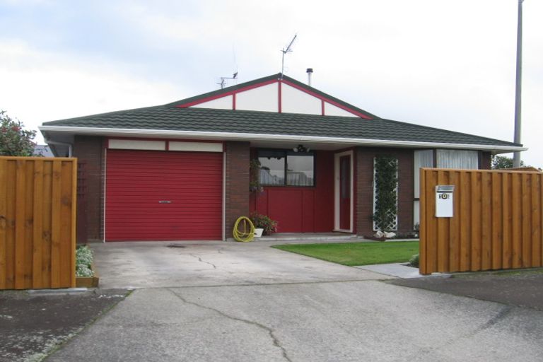 Photo of property in 108 Heretaunga Street, Palmerston North, 4414