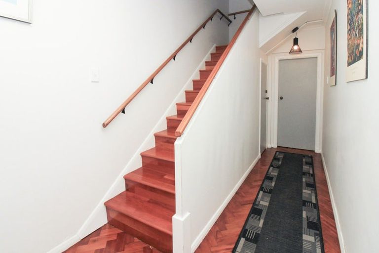 Photo of property in Rehutai Flats, 4/268 Oriental Parade, Oriental Bay, Wellington, 6011