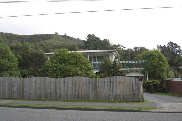 Photo of property in 76 Horoeka Street, Stokes Valley, Lower Hutt, 5019