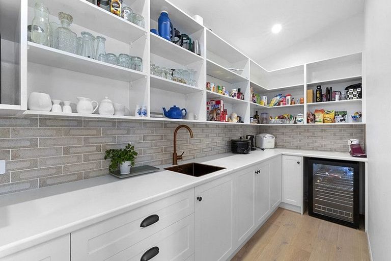 Photo of property in 132 Henwood Road, Paraite, New Plymouth, 4372