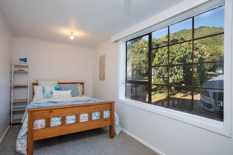 Photo of property in 64 Winara Avenue, Waikanae, 5036