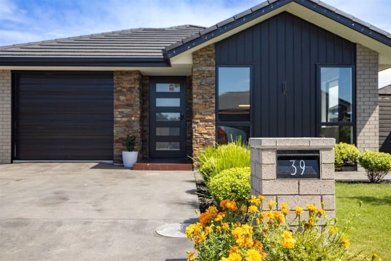 Photo of property in 39 Glengael Drive, Halswell, Christchurch, 8025
