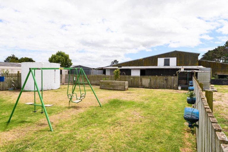 Photo of property in 15 Rangiotu Road, Himatangi, Palmerston North, 4477