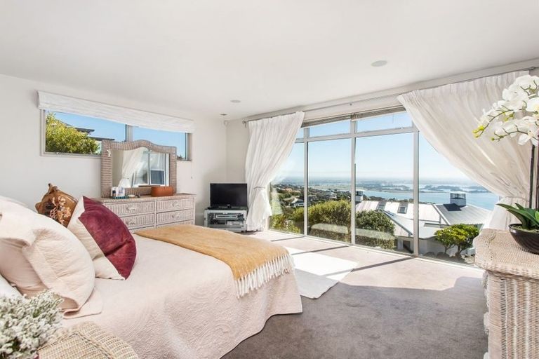 Photo of property in 2 Serenata Lane, Redcliffs, Christchurch, 8081