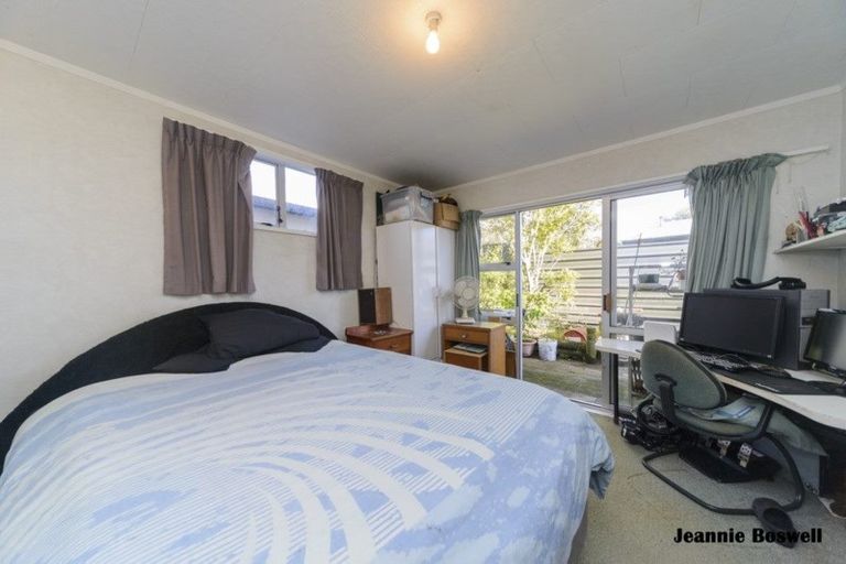Photo of property in 25 Chadwick Place, Highbury, Palmerston North, 4412