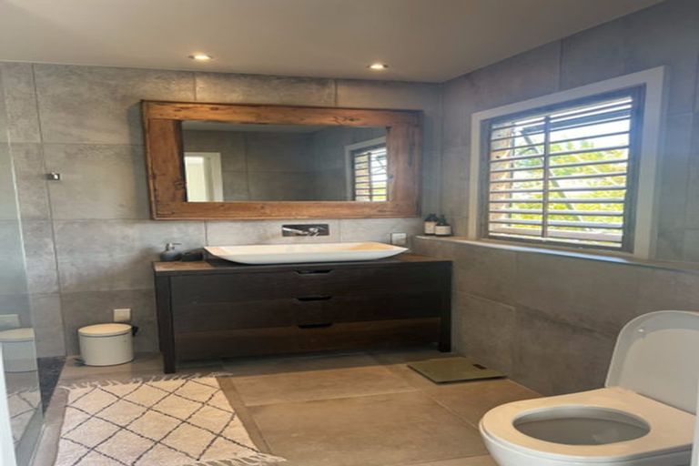 Photo of property in 48 Tawa Road, Kumeu, 0891