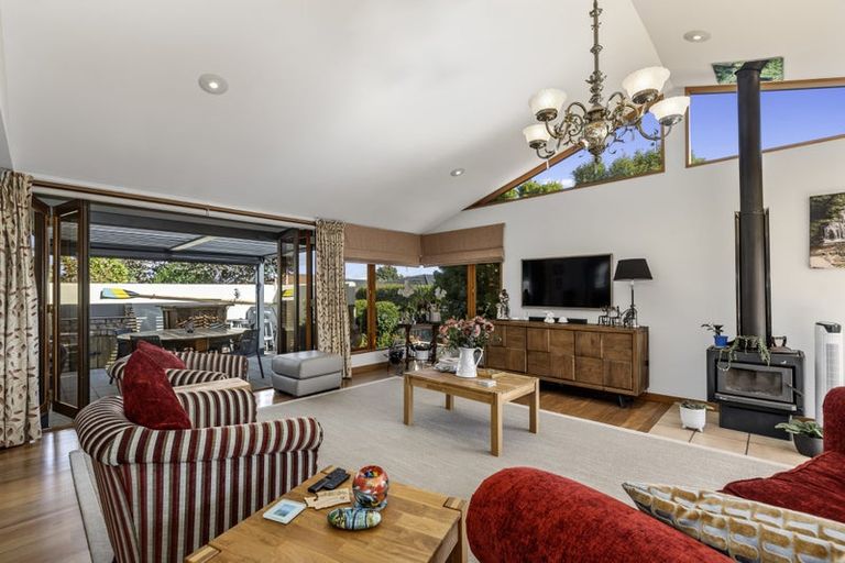 Photo of property in 11 Laing Place, Otumoetai, Tauranga, 3110