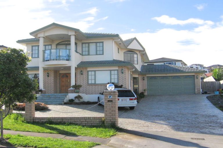 Photo of property in 7 Sesame Grove, Goodwood Heights, Auckland, 2105