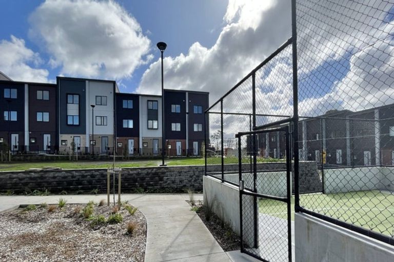 Photo of property in 3/60 Selo Street, Glen Eden, Auckland, 0602