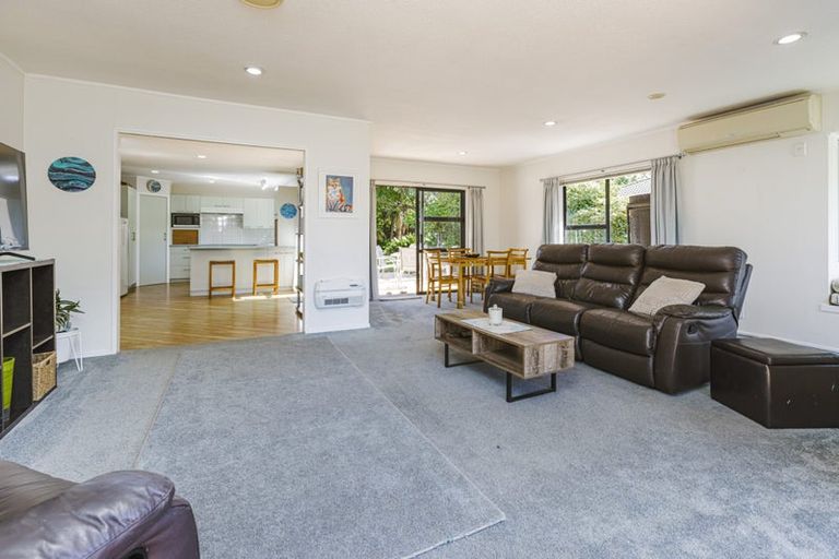 Photo of property in 14 Foxbridge Lane, Conifer Grove, Takanini, 2112