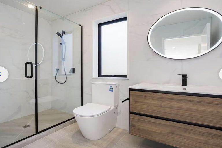 Photo of property in 30a Coronation Road, Hillcrest, Auckland, 0627