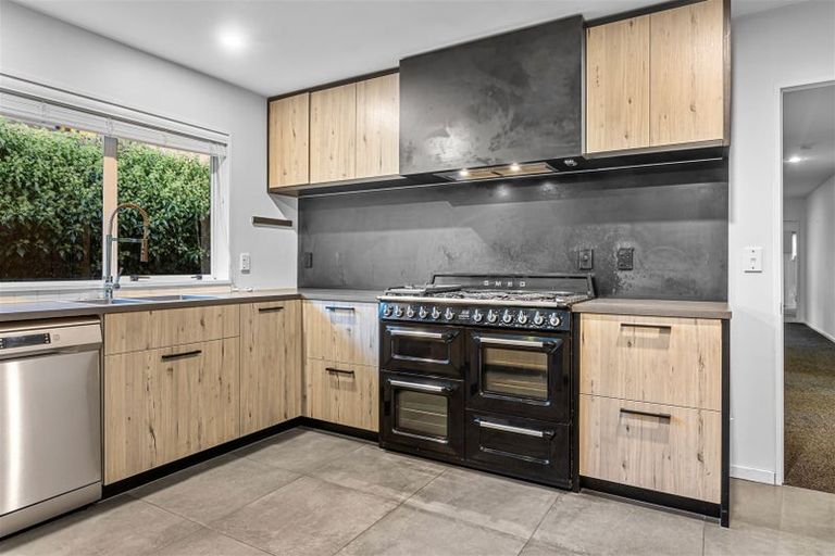 Photo of property in 6 Willoughby Lane, Parklands, Christchurch, 8083