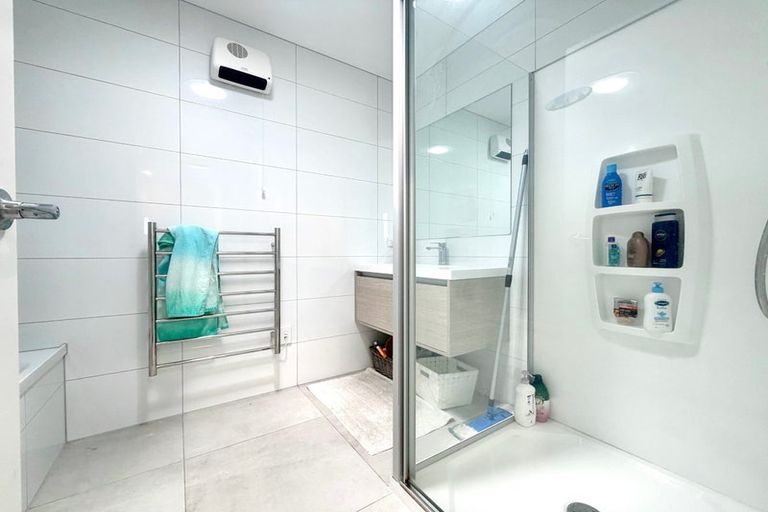 Photo of property in 43 Pepene Avenue, Takanini, 2112