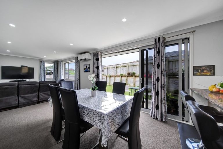 Photo of property in 8 Garrett Drive, Whalers Gate, New Plymouth, 4310