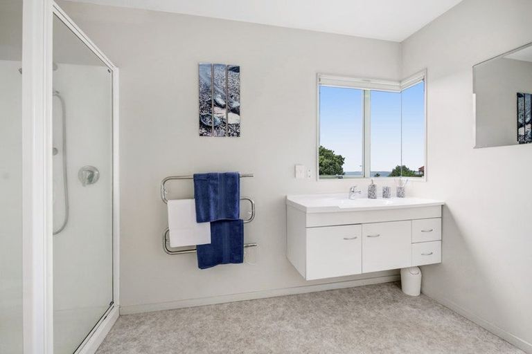 Photo of property in 8 Ngahere Views, Orewa, 0931