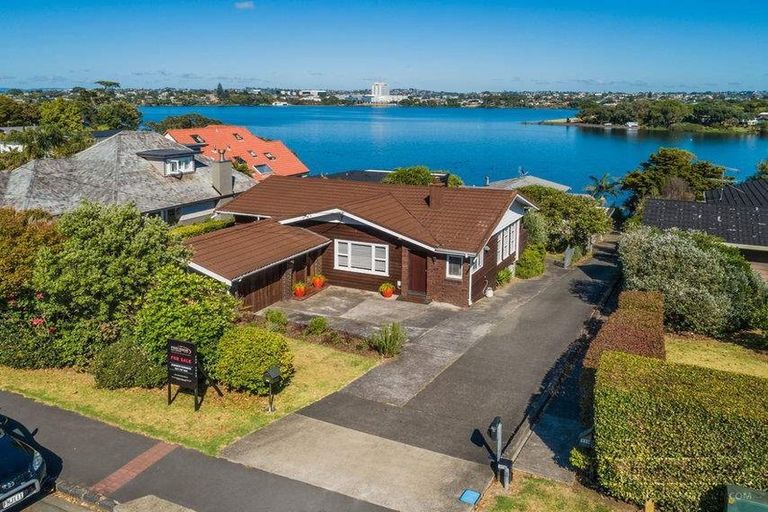 Photo of property in 308 Hurstmere Road, Takapuna, Auckland, 0622