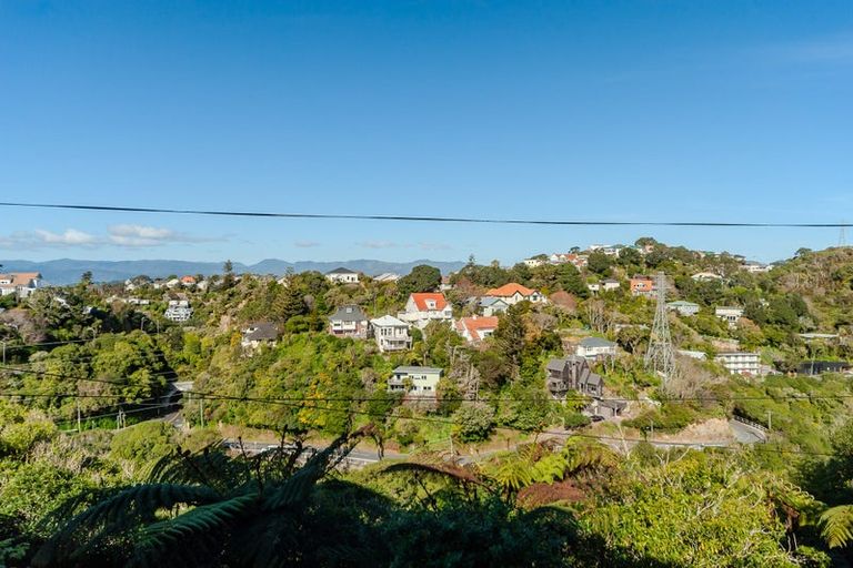 Photo of property in 30 Espin Crescent, Karori, Wellington, 6012